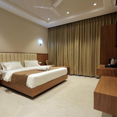 Hotel Regal Palm Морадабад Екстер'єр фото