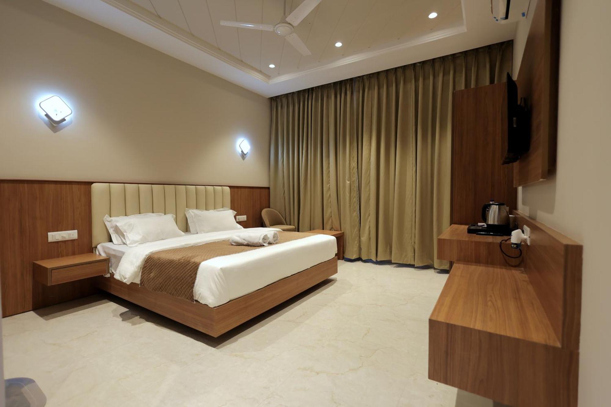 Hotel Regal Palm Морадабад Екстер'єр фото
